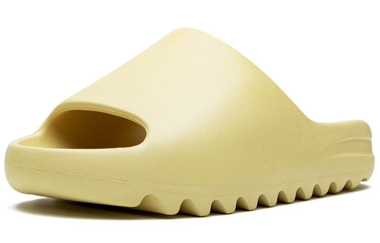adidas Yeezy Slide ‘Desert Sand’ FW6344
