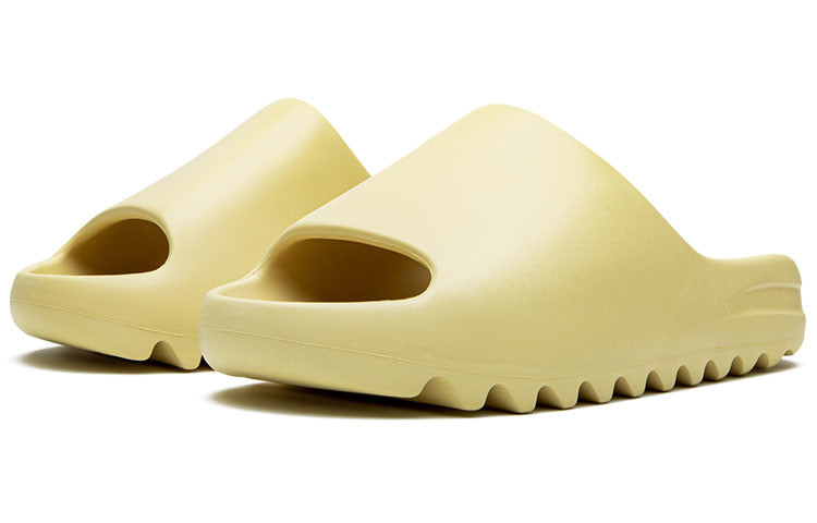 adidas Yeezy Slide ‘Desert Sand’ FW6344