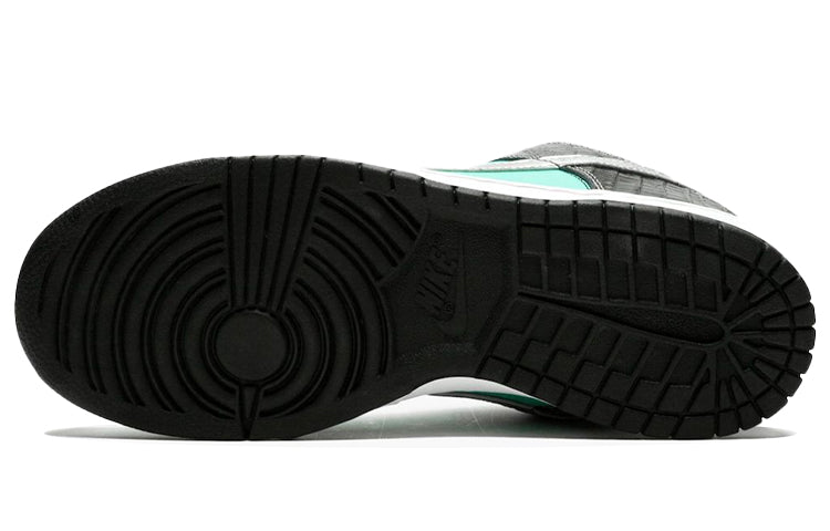 Nike x Diamond Supply Co. SB Dunk Low Pro ‘Tiffany’ 304292-402