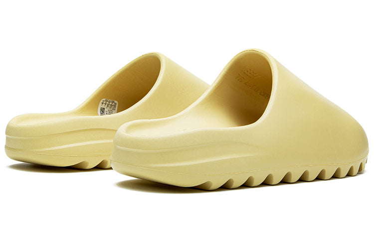 adidas Yeezy Slide ‘Desert Sand’ FW6344