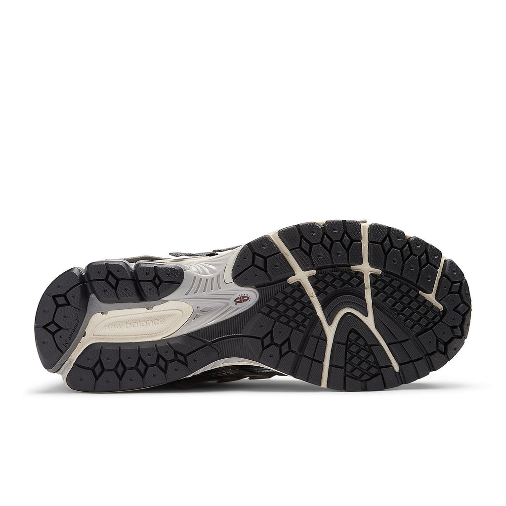 New Balance 1906A ‘Silver Gold Metallic’ M1906AD