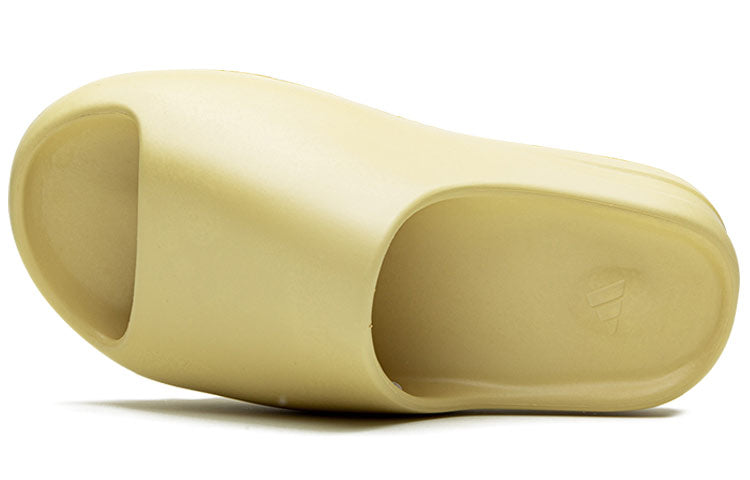 adidas Yeezy Slide ‘Desert Sand’ FW6344