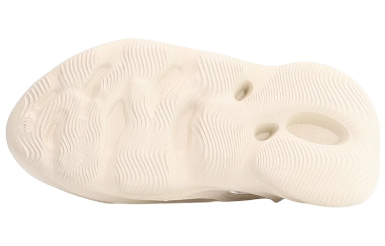adidas Yeezy Foam Runner ‘Sand’ FY4567