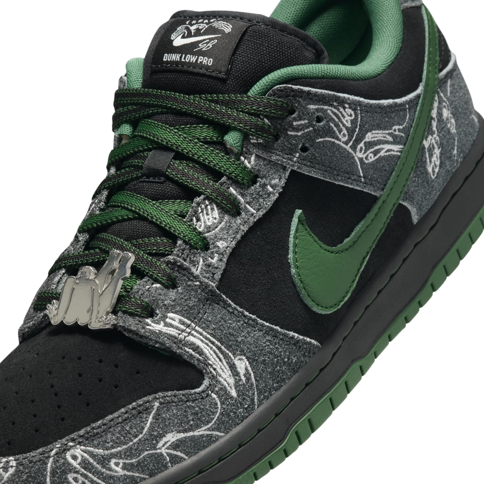 Nike x There Skateboard SB Dunk Low Pro ‘Anthracite Gorge Green’ HF7743-001