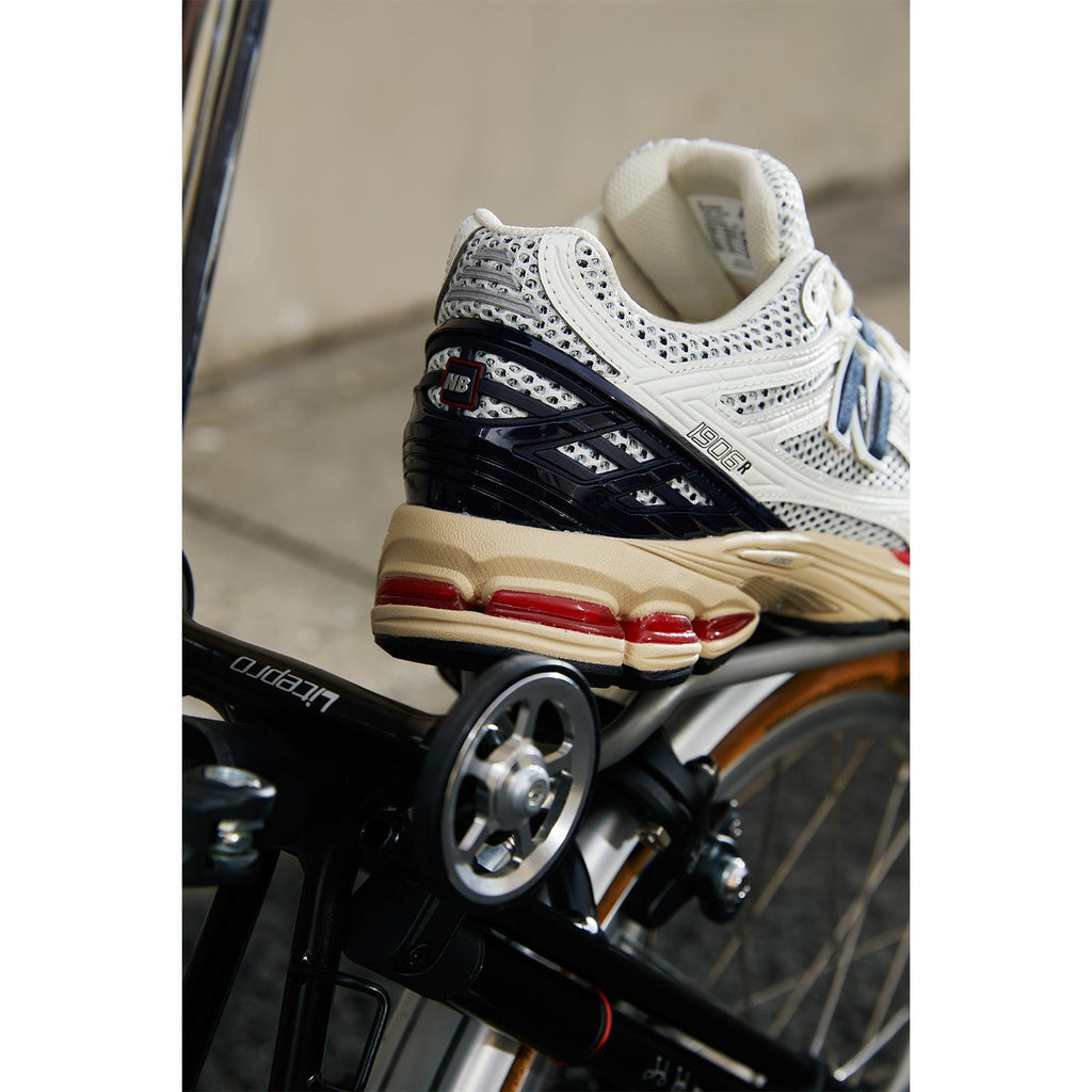 New Balance 1906R ‘Sea Salt Eclipse Red’ M1906RR