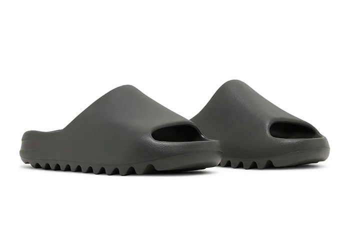 adidas Yeezy Slide ‘Dark Onyx’ ID5103